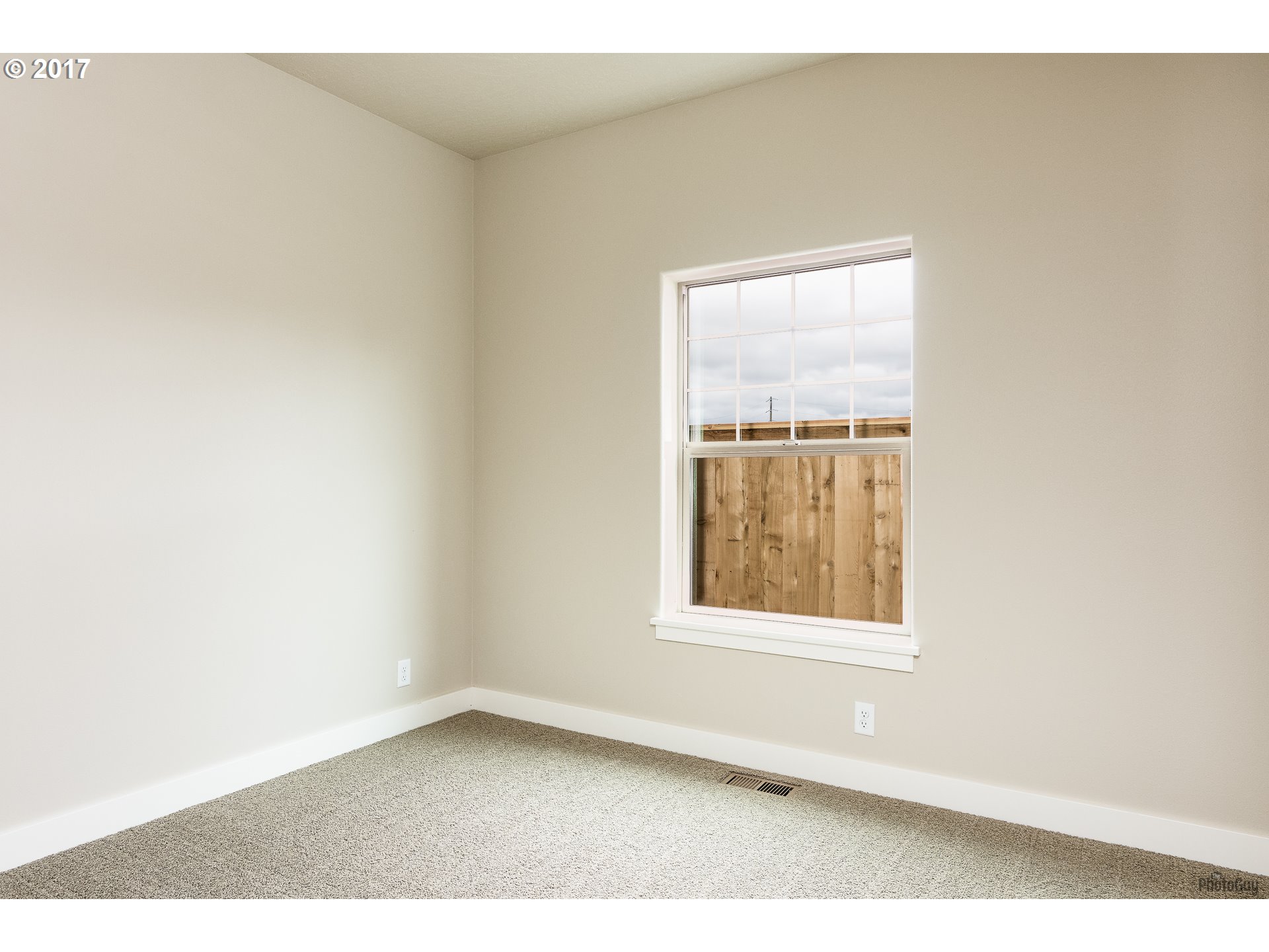 3917 Osage Street Springfield, OR 97478 - Photo 23 of 29