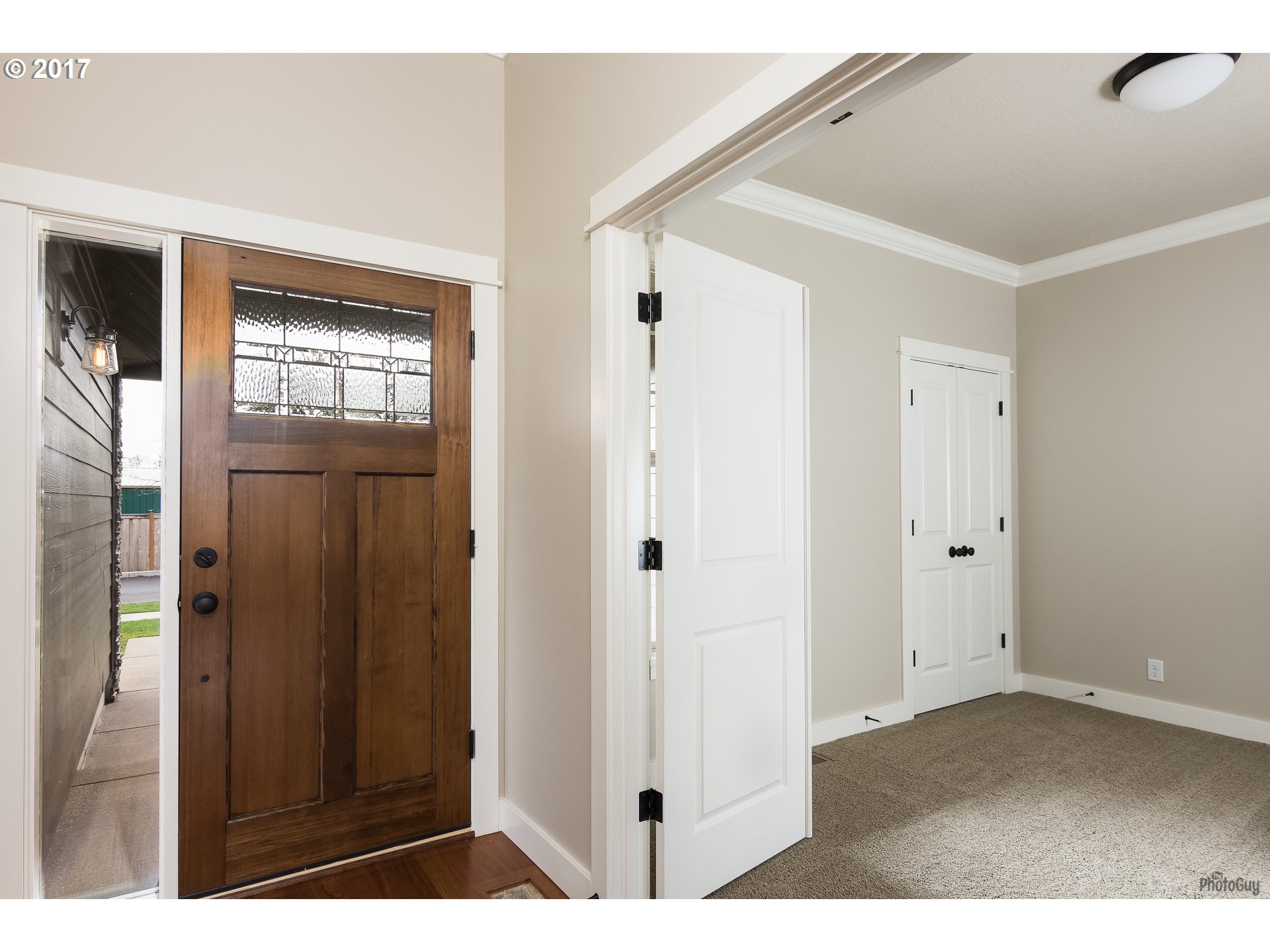 3917 Osage Street Springfield, OR 97478 - Photo 4 of 29