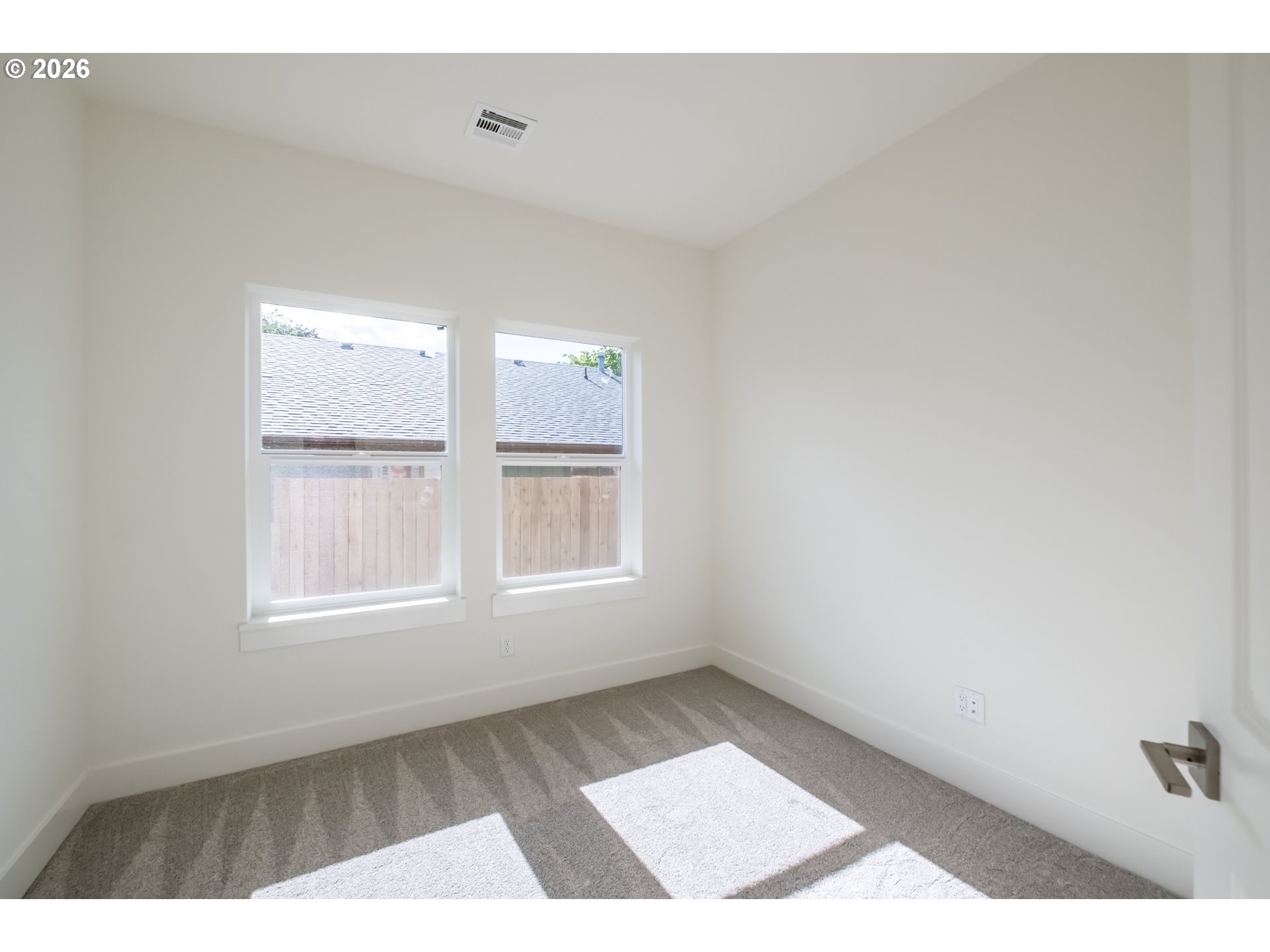 730 East Elmore Street Lebanon, OR 97355 - Photo 23 of 40