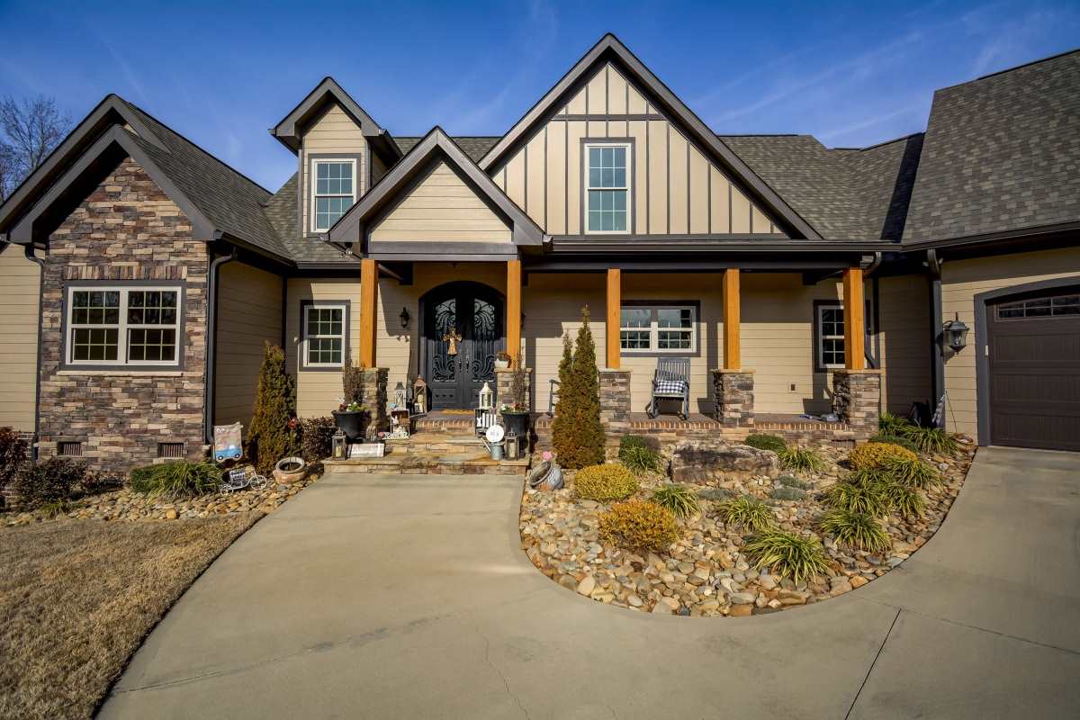 524 Duncan Reidville Road Duncan, SC 29334 - Photo 2 of 36
