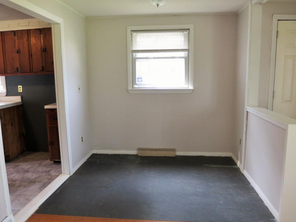 35 Barney Road Bennington, VT 05201 - Photo 4 of 21