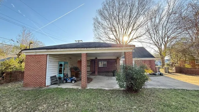 $250,000 | 1305 Cherry Road, Memphis, TN 38117