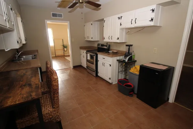 $250,000 | 1305 Cherry Road, Memphis, TN 38117