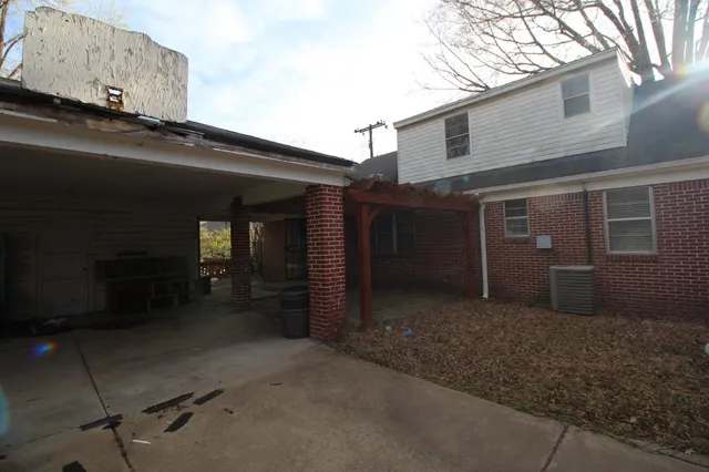 $250,000 | 1305 Cherry Road, Memphis, TN 38117