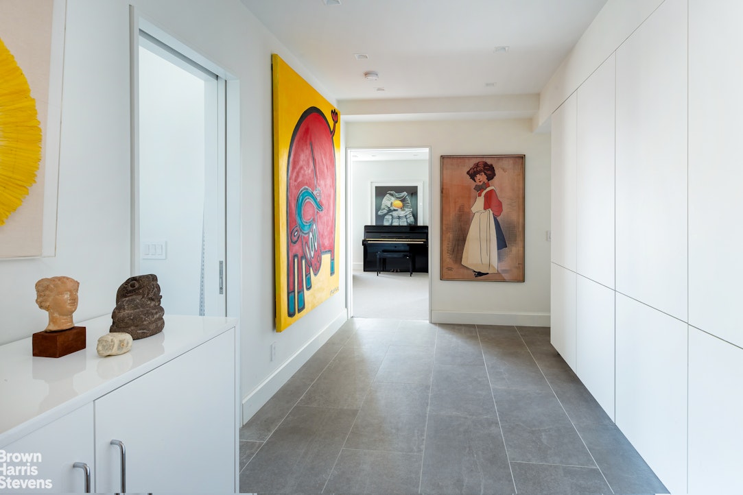 37 Riverside Drive, Unit 12B Manhattan, NY 10023 - Photo 9 of 20 a view of a entryway