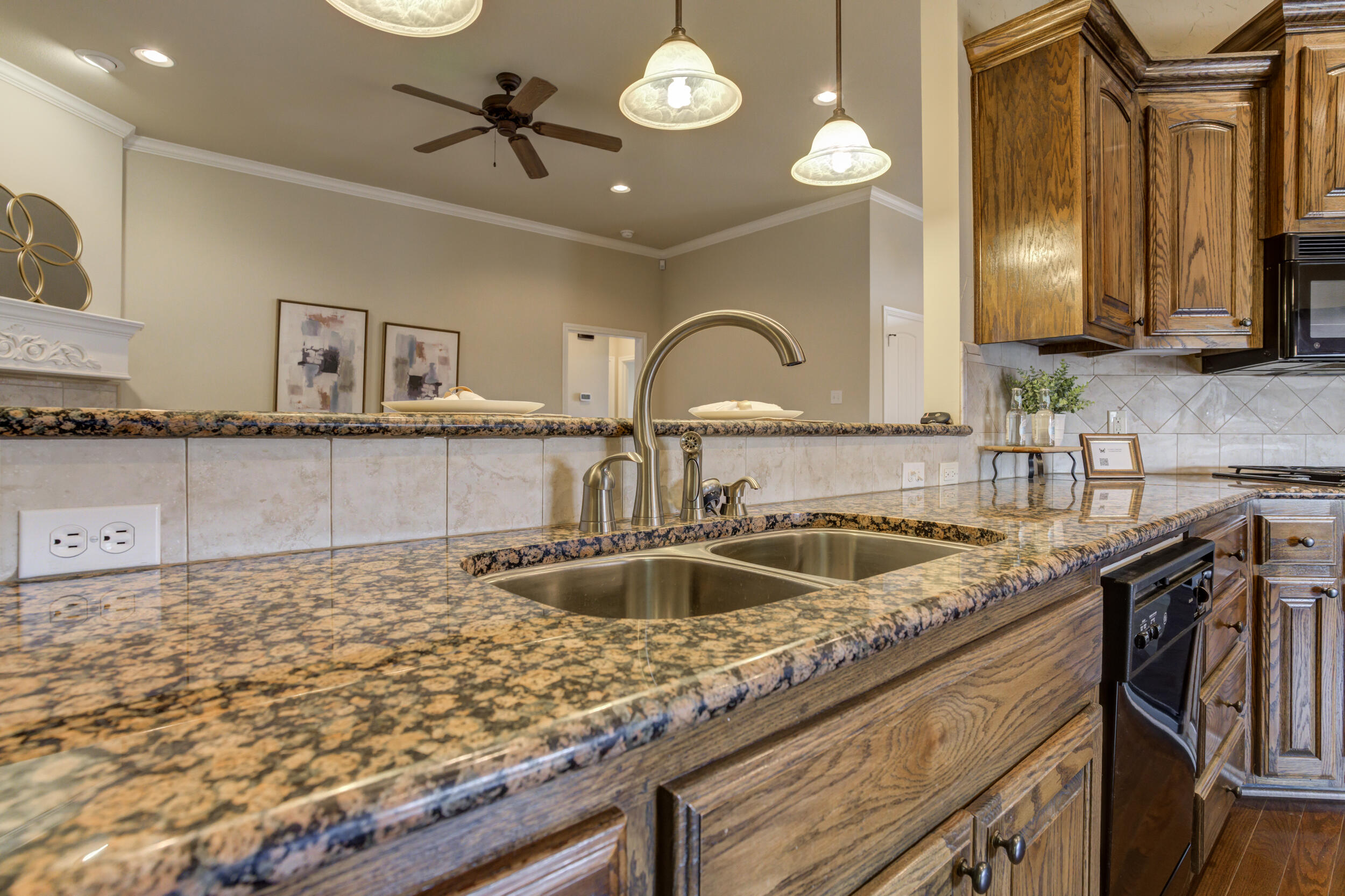 5914 95th Street Lubbock, TX 79424 - Photo 20 of 50 DSC03782_3_4_5_6