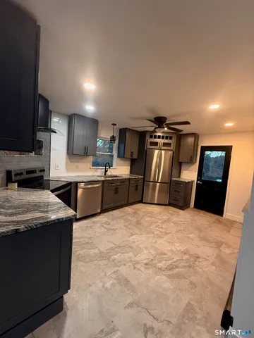 $2,700 | 8 Eddy Road, Montville, CT 06370