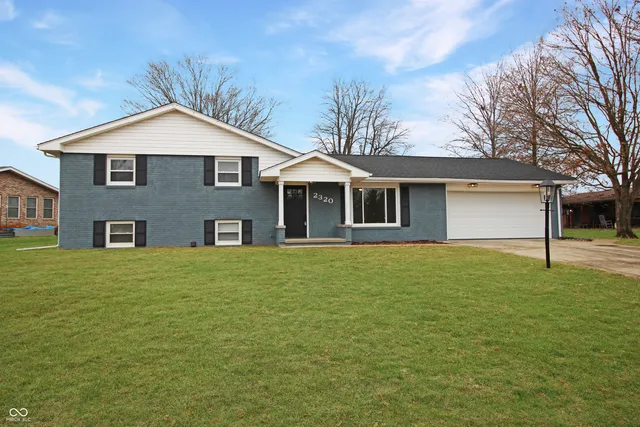 $305,000 | 2320 Locust Drive, Seymour, IN 47274