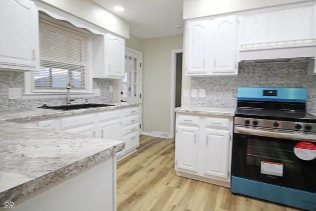 $305,000 | 2320 Locust Drive, Seymour, IN 47274