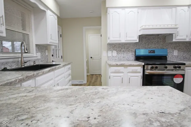 $305,000 | 2320 Locust Drive, Seymour, IN 47274