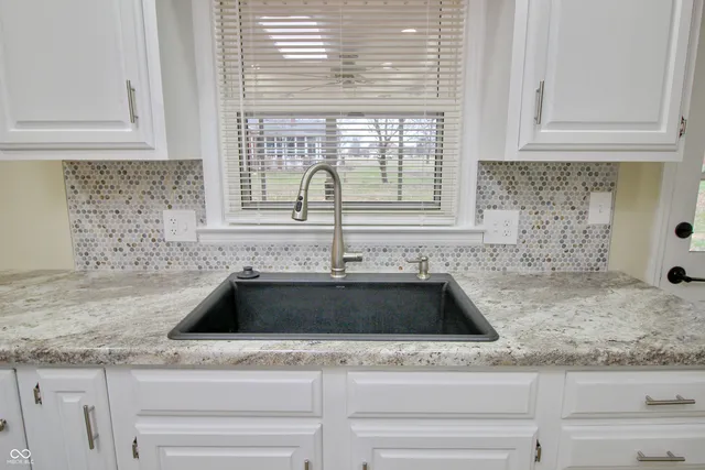 $305,000 | 2320 Locust Drive, Seymour, IN 47274