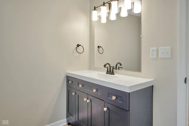 $305,000 | 2320 Locust Drive, Seymour, IN 47274