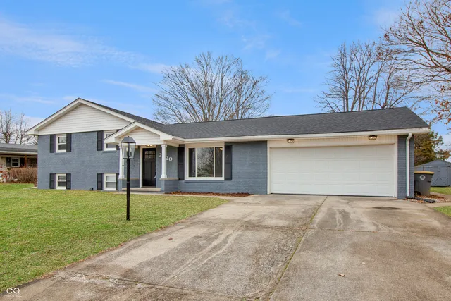 $305,000 | 2320 Locust Drive, Seymour, IN 47274
