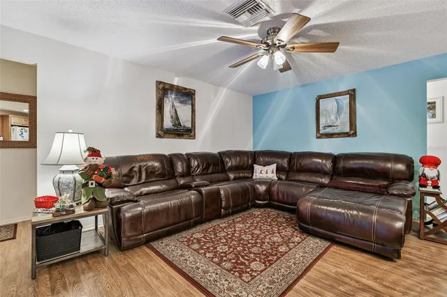 $490,000 | 3545 Snowy Egret Court, Palm Harbor, FL 34683