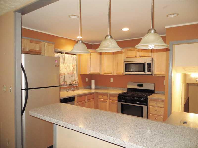 8223 Barry Road Indianapolis, IN 46219 - Photo 3 of 16 Gallery Image 3