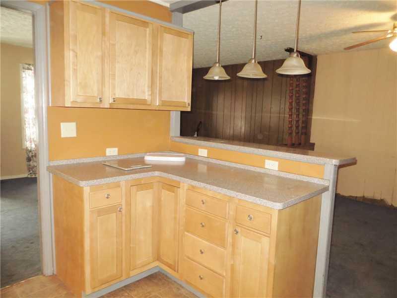 8223 Barry Road Indianapolis, IN 46219 - Photo 4 of 16 Gallery Image 4
