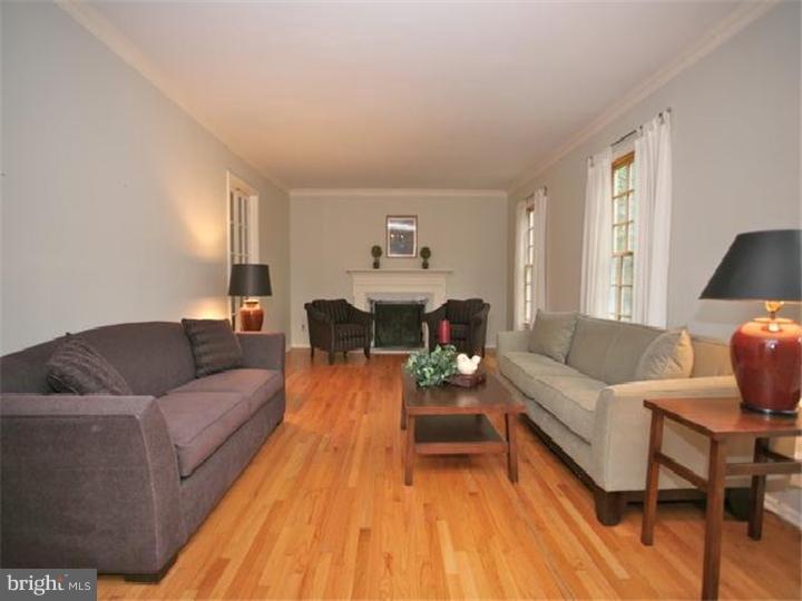 162 Mathers Road Ambler, PA 19002 - Photo 4 of 23 Living Room