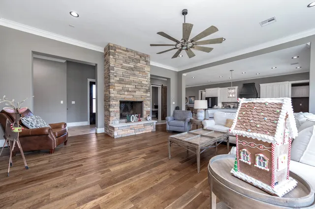 a view of a workspace with furniture