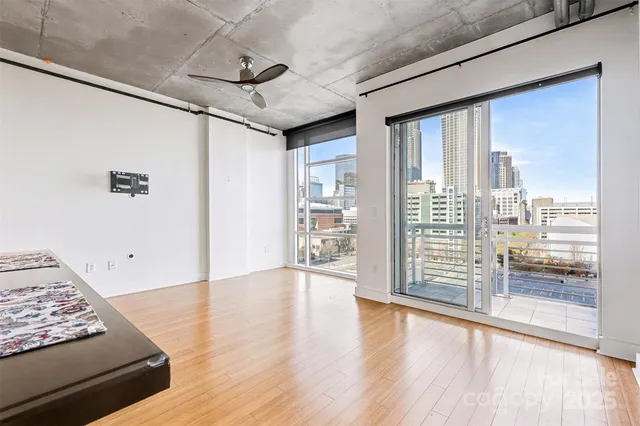 $300,000 | 505 East 6th Street, Unit 1003, Charlotte, NC 28202