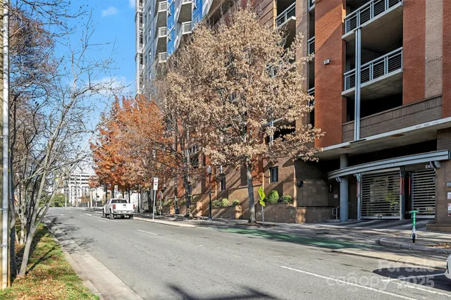 $300,000 | 505 East 6th Street, Unit 1003, Charlotte, NC 28202