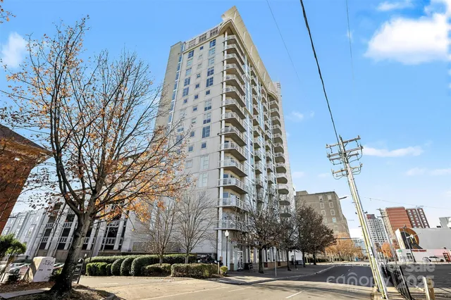 $300,000 | 505 East 6th Street, Unit 1003, Charlotte, NC 28202
