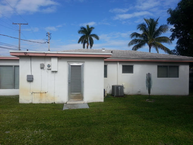 380 Northeast 29th Street Boca Raton, FL 33431 - Photo 7 of 23 20131203_115438