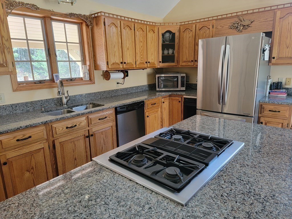 98 Tucker Road New Braintree, MA 01531 - Photo 14 of 41 Gallery Image 14