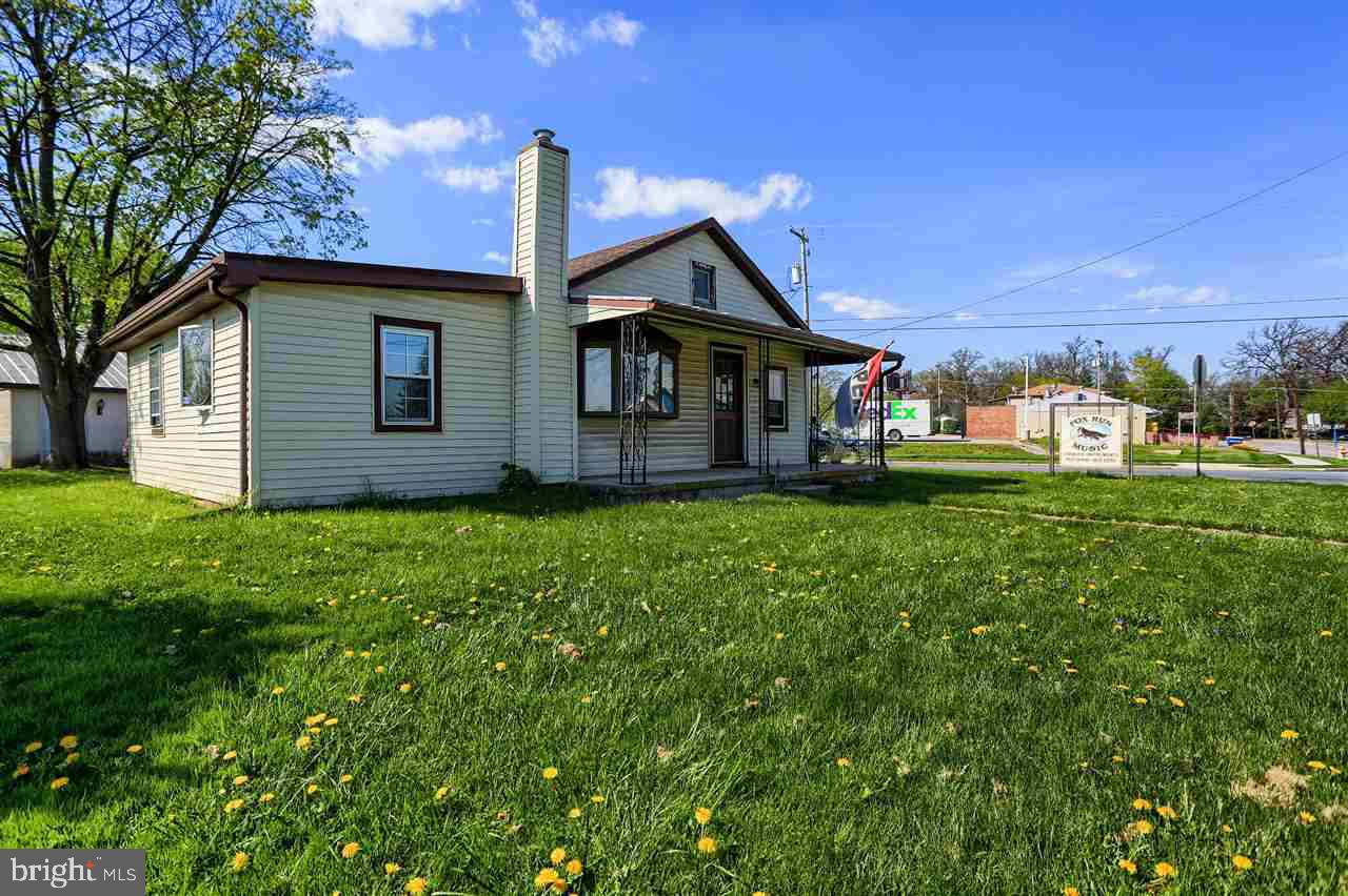 2400 Oakland Road Dover, PA 17315 - Photo 2 of 23 Gallery Image 2