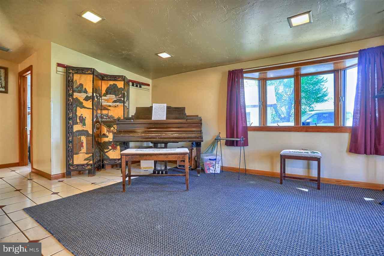 2400 Oakland Road Dover, PA 17315 - Photo 13 of 23 Gallery Image 13