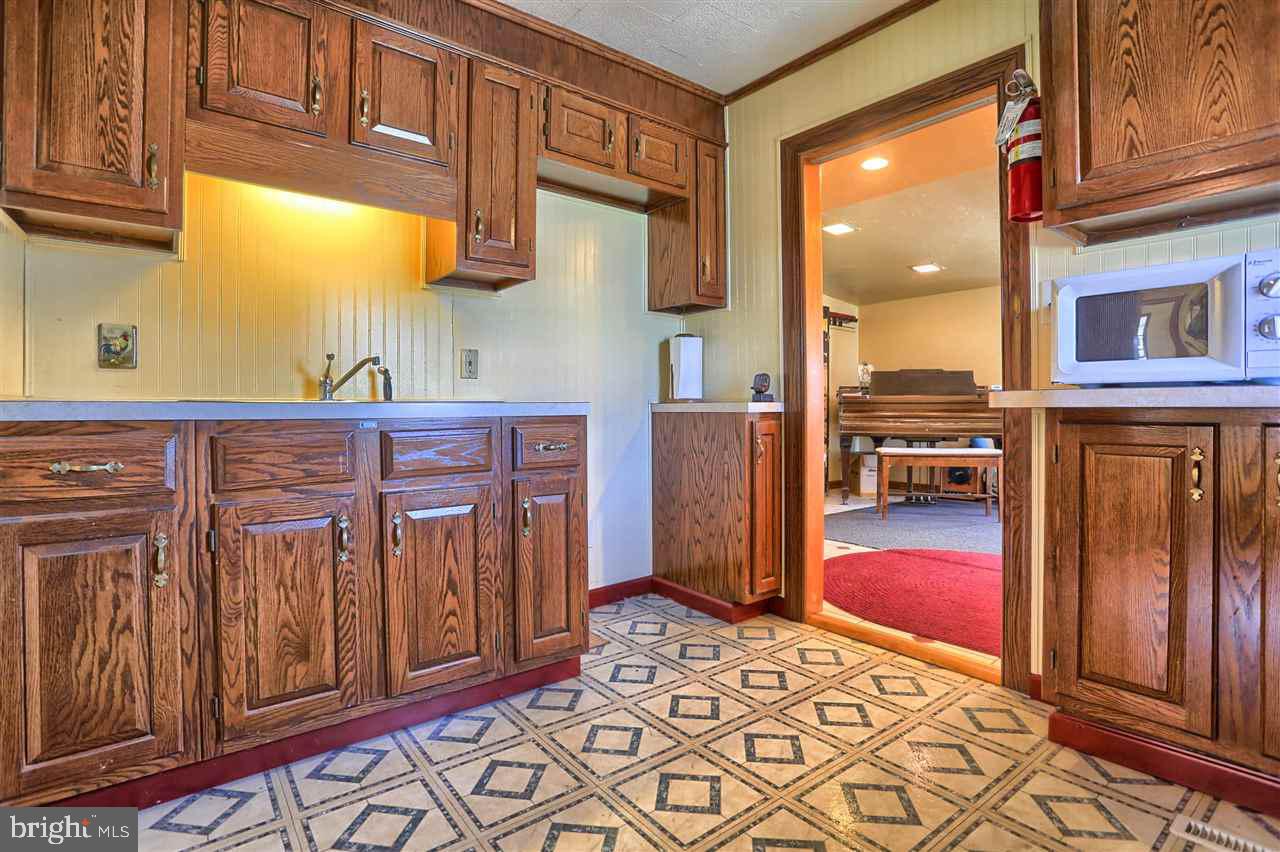 2400 Oakland Road Dover, PA 17315 - Photo 9 of 23 Gallery Image 9