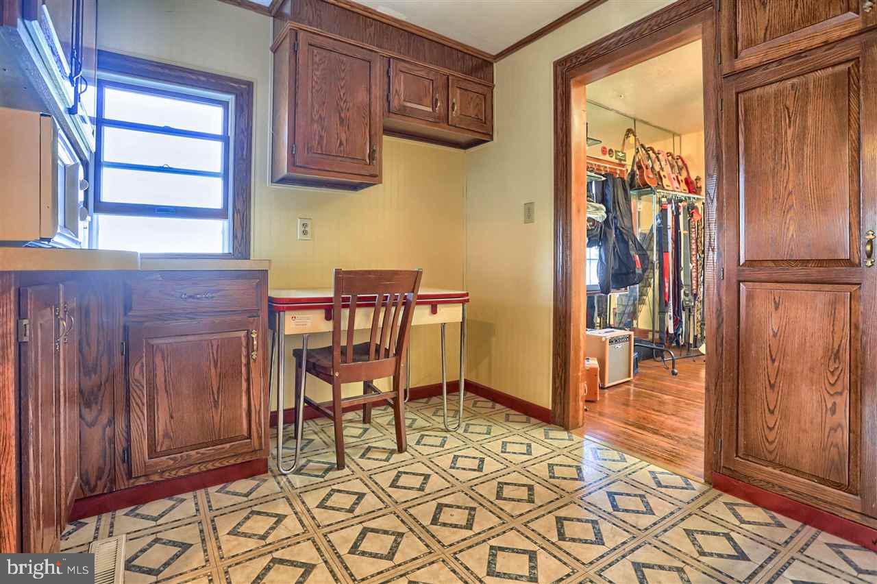 2400 Oakland Road Dover, PA 17315 - Photo 10 of 23 Gallery Image 10