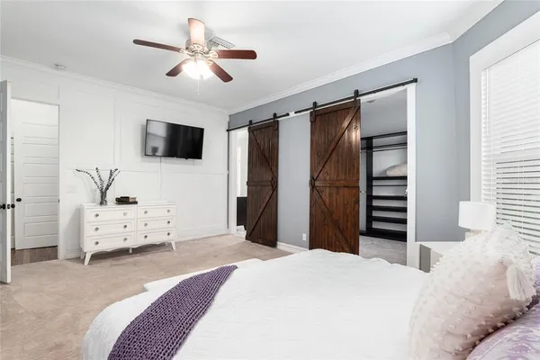 a view of a walk in closet