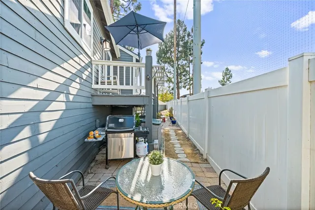 $799,000 | 2330 Vanguard Way, Unit L101, Costa Mesa, CA 92626