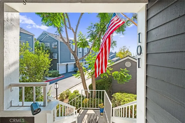 $799,000 | 2330 Vanguard Way, Unit L101, Costa Mesa, CA 92626