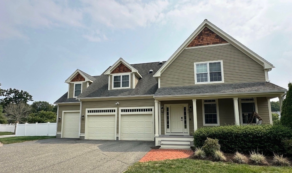 31 Chestnut Street Foxboro, MA 02035 - Photo 2 of 20