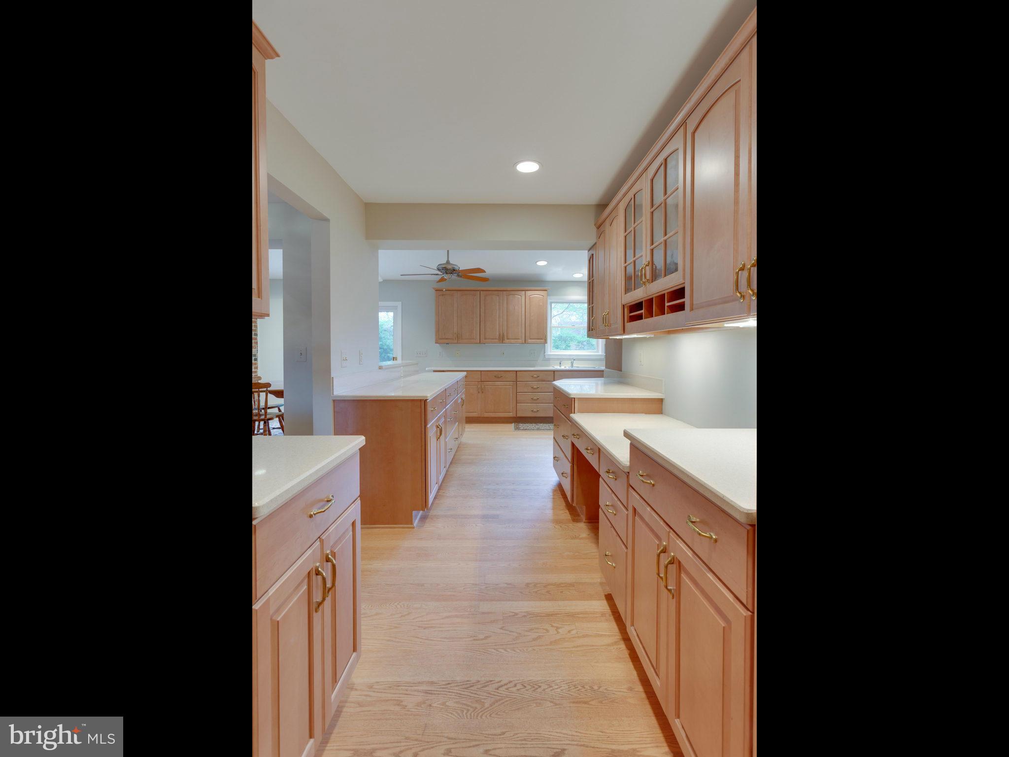 5506 Hinton Street Springfield, VA 22151 - Photo 11 of 30 Kitchen