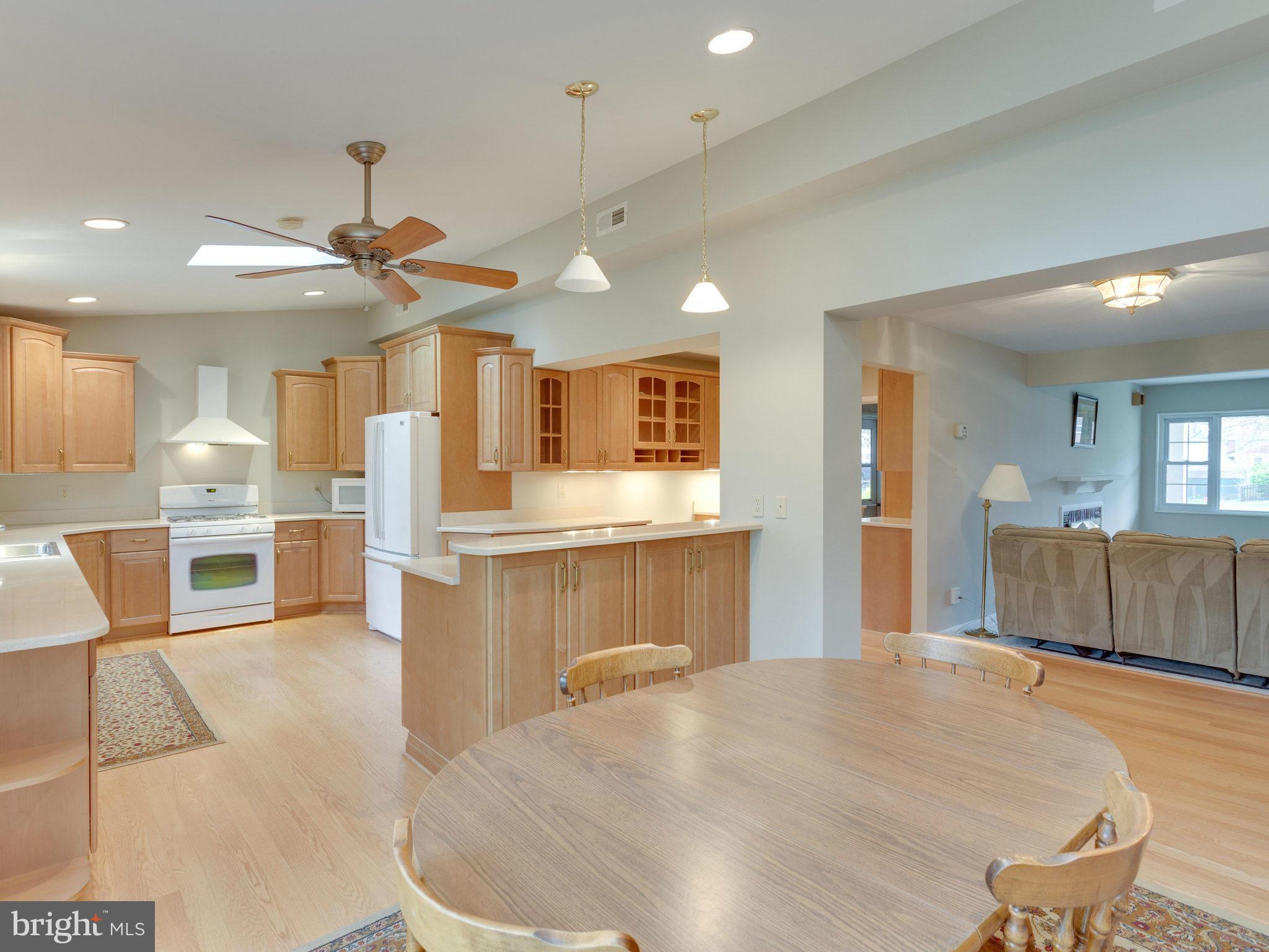 5506 Hinton Street Springfield, VA 22151 - Photo 12 of 30 Kitchen