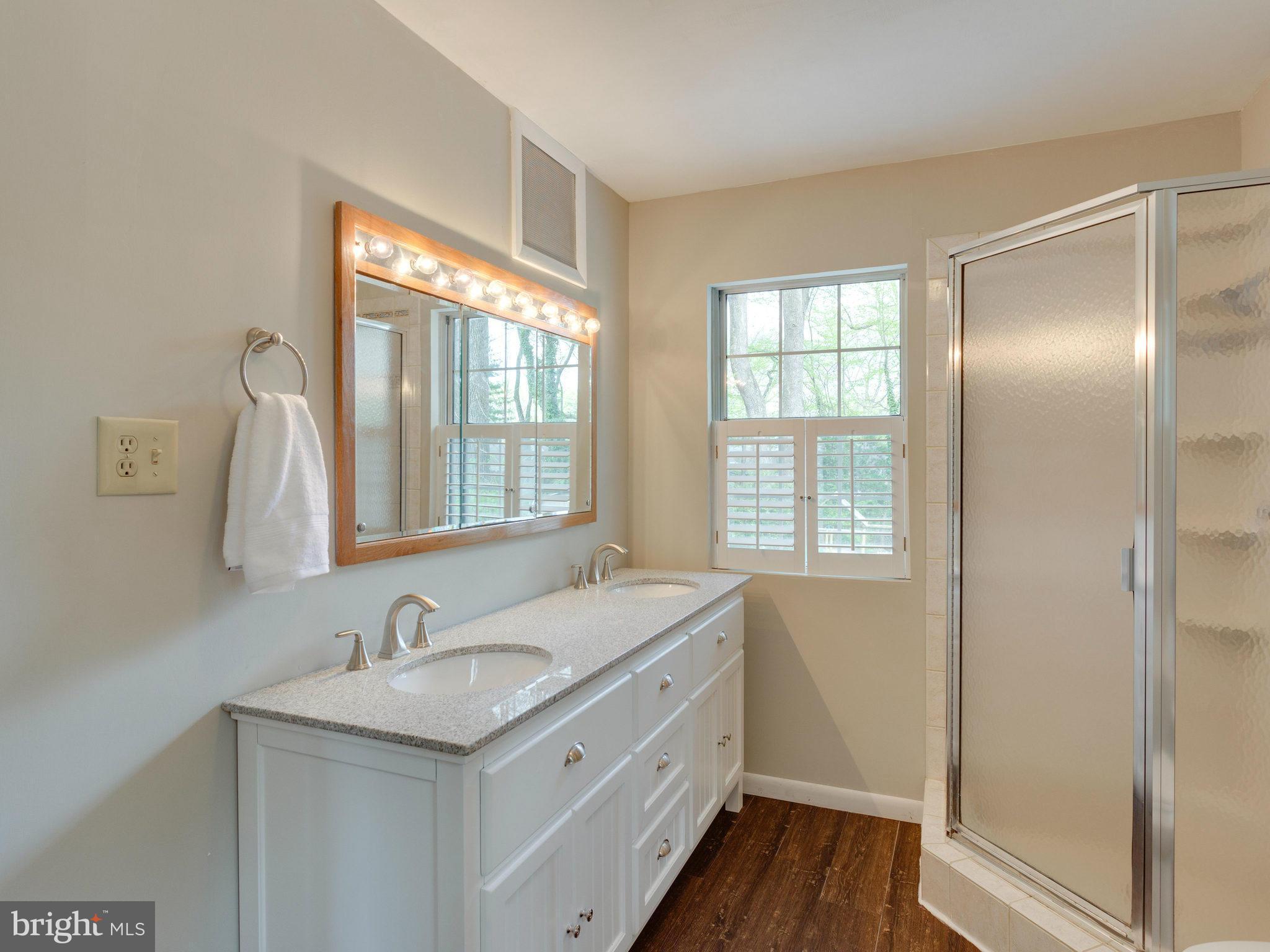 5506 Hinton Street Springfield, VA 22151 - Photo 27 of 30 Upstairs Bath (Master)