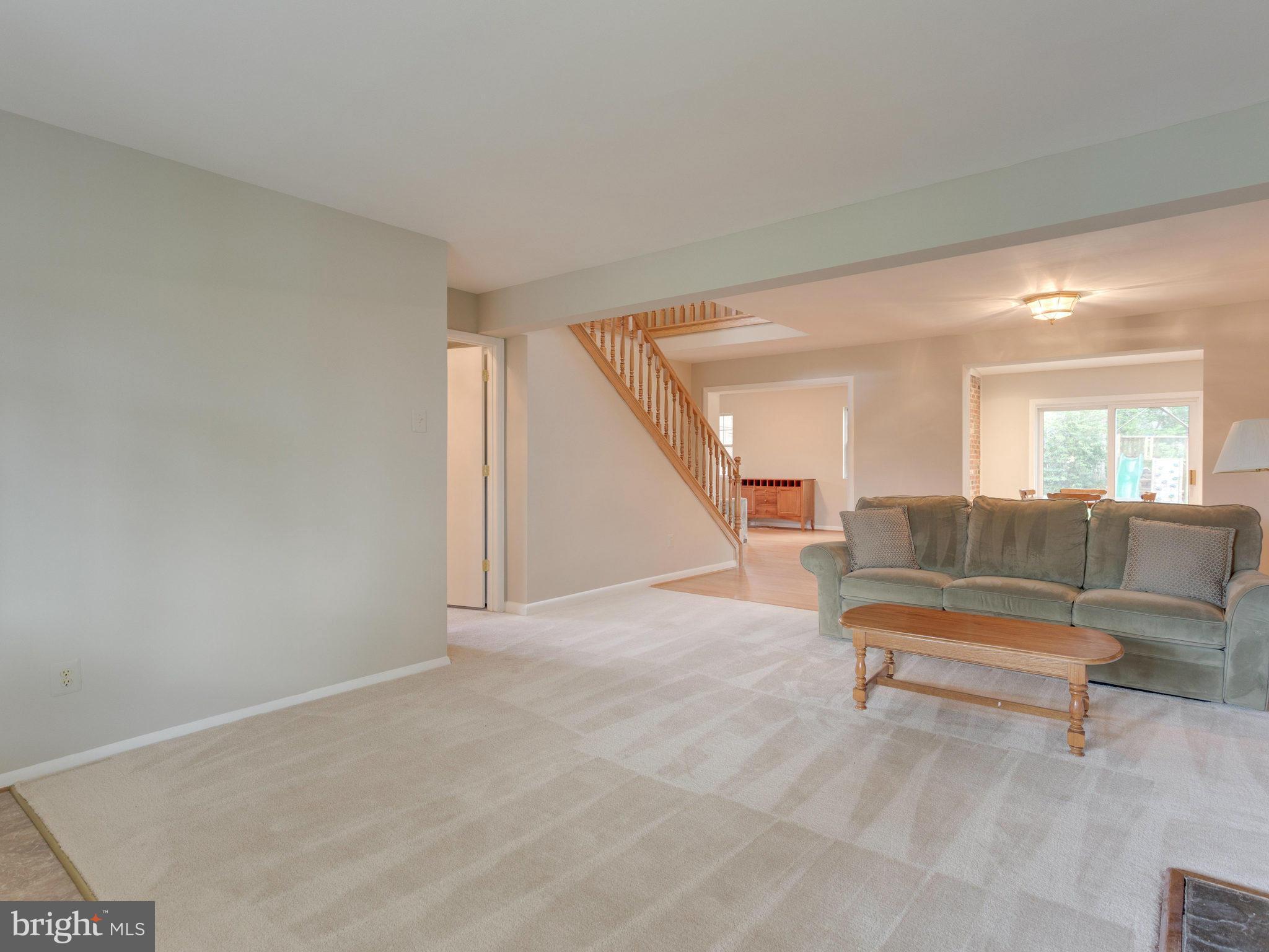 5506 Hinton Street Springfield, VA 22151 - Photo 5 of 30 Hugh