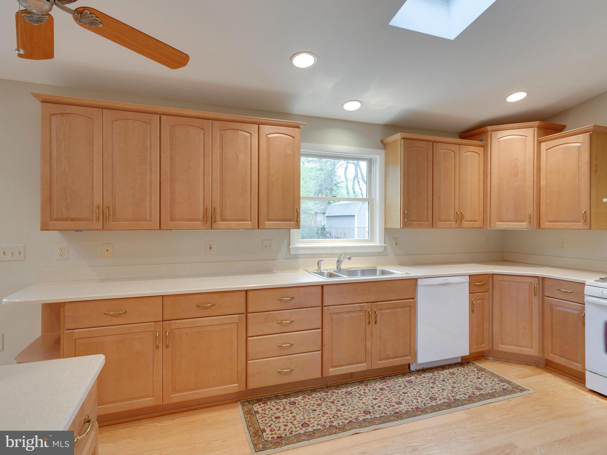 5506 Hinton Street Springfield, VA 22151 - Photo 7 of 30 Kitchen
