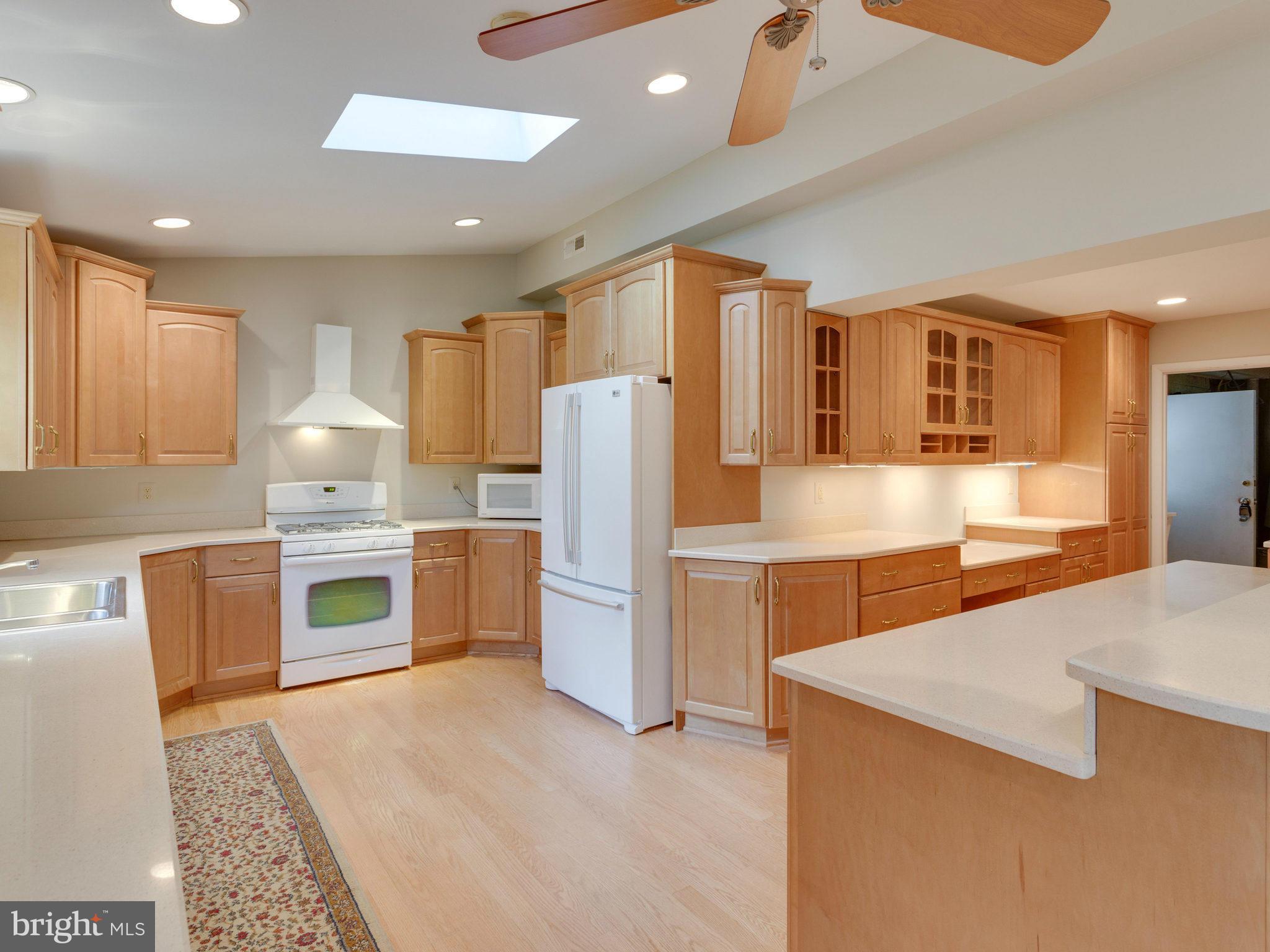 5506 Hinton Street Springfield, VA 22151 - Photo 10 of 30 Kitchen
