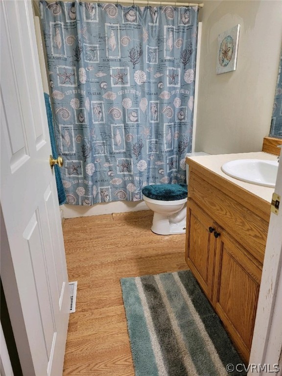 6851 Cox Road Wilsons, VA 23894 - Photo 38 of 50 a bathroom with a bathtub and shower