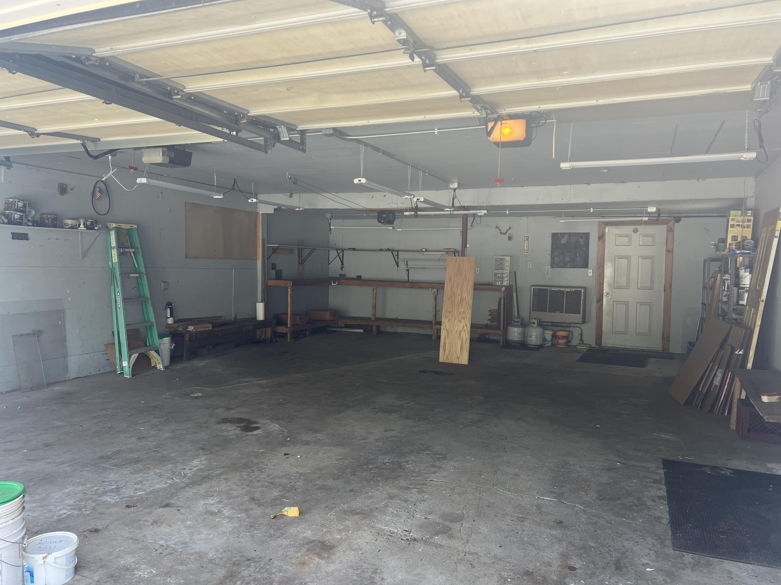 20 Nimitz Street Lewiston, ME 04240 - Photo 5 of 17 Garage