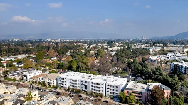 $1,229,000 | 4240 Laurel Canyon Boulevard, Unit 306, Studio City, CA 91604
