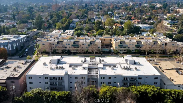 $1,229,000 | 4240 Laurel Canyon Boulevard, Unit 306, Studio City, CA 91604