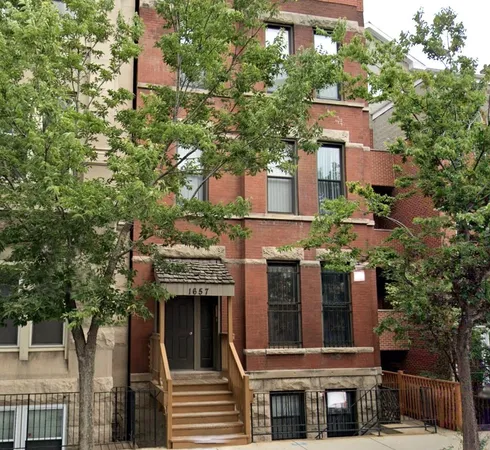 $3,195 | 1657 North Halsted Street, Unit 1R, Chicago, IL 60614