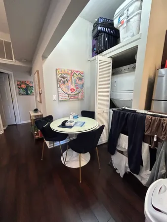 $3,195 | 1657 North Halsted Street, Unit 1R, Chicago, IL 60614