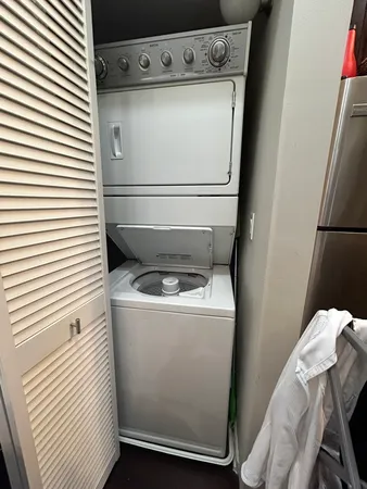 $3,195 | 1657 North Halsted Street, Unit 1R, Chicago, IL 60614