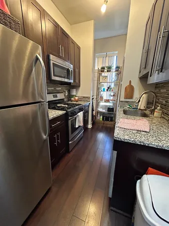 $3,195 | 1657 North Halsted Street, Unit 1R, Chicago, IL 60614