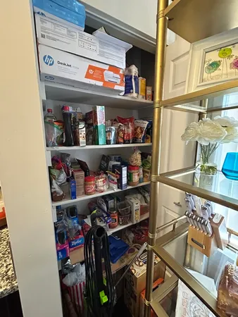 $3,195 | 1657 North Halsted Street, Unit 1R, Chicago, IL 60614